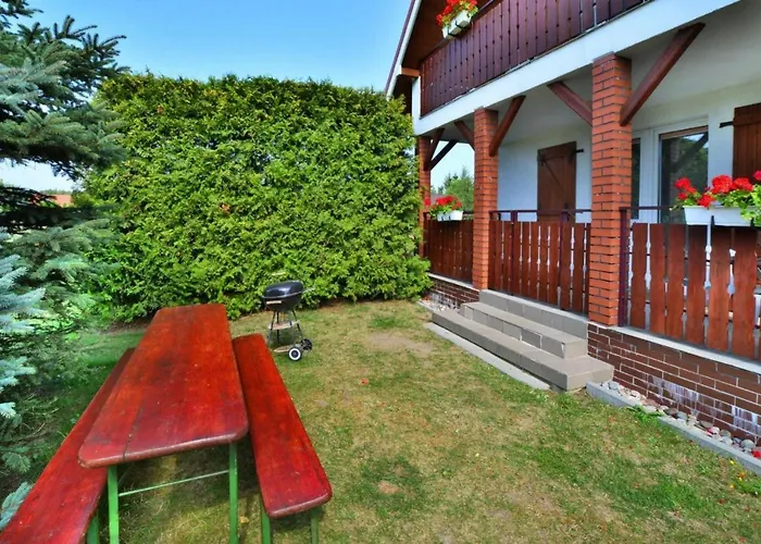 Comfortable With A Private Garden בית נופש